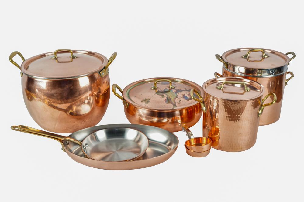 COLLECTION OF COPPER COOKWARE eight 3328d0