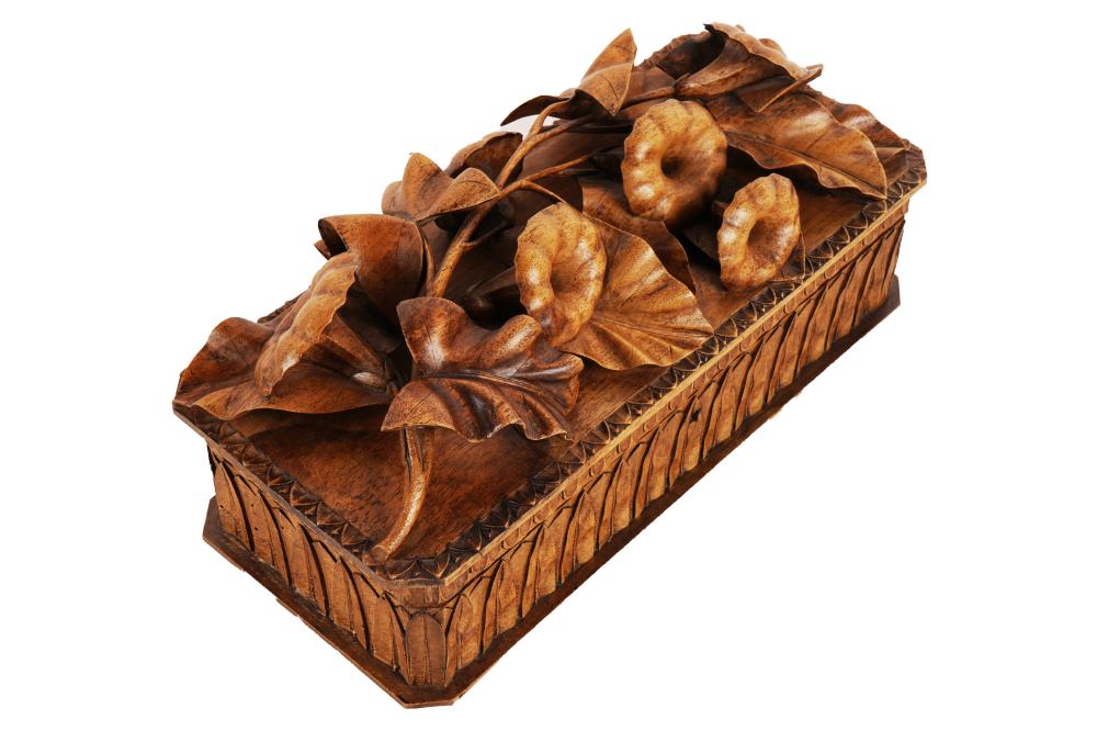 CARVED WOOD BOXwith flower decoration 332917