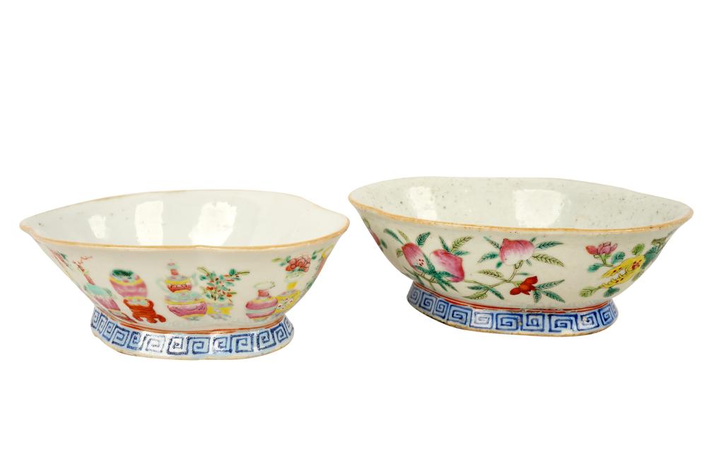 PAIR OF CHINESE PORCELAIN DISHESeach 332970