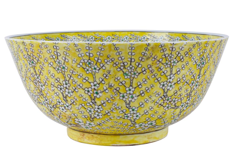 JAPANESE YELLOW GROUND PORCELAIN