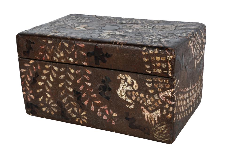 KOREAN LACQUERED INLAID BOXCondition  332b51