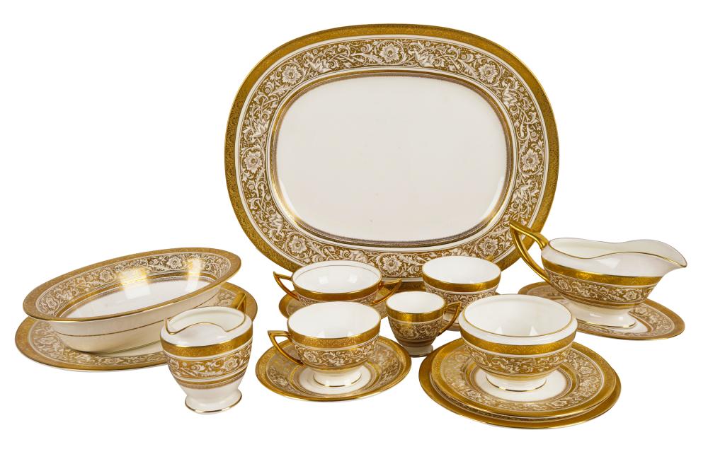 MINTON PORCELAIN DINNER SERVICEPorcelain 332b98