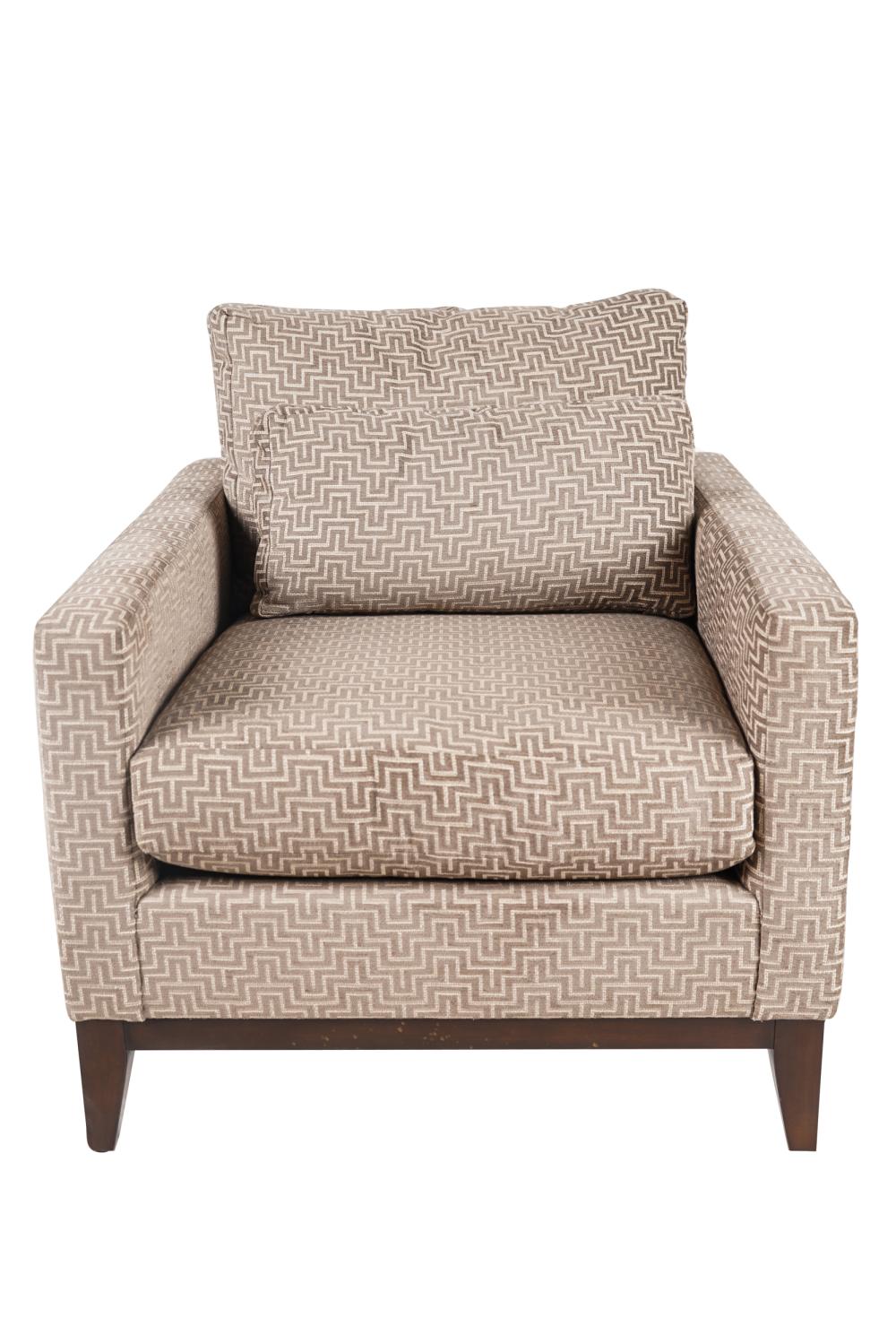 CONTEMPORARY UPHOLSTERED CLUB CHAIRgeometric 332c63