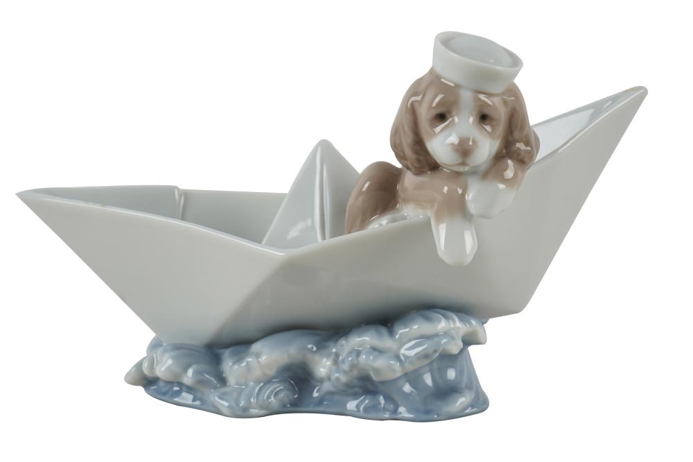 LLADRO BARCO DE PAPEL FIGUREwith new