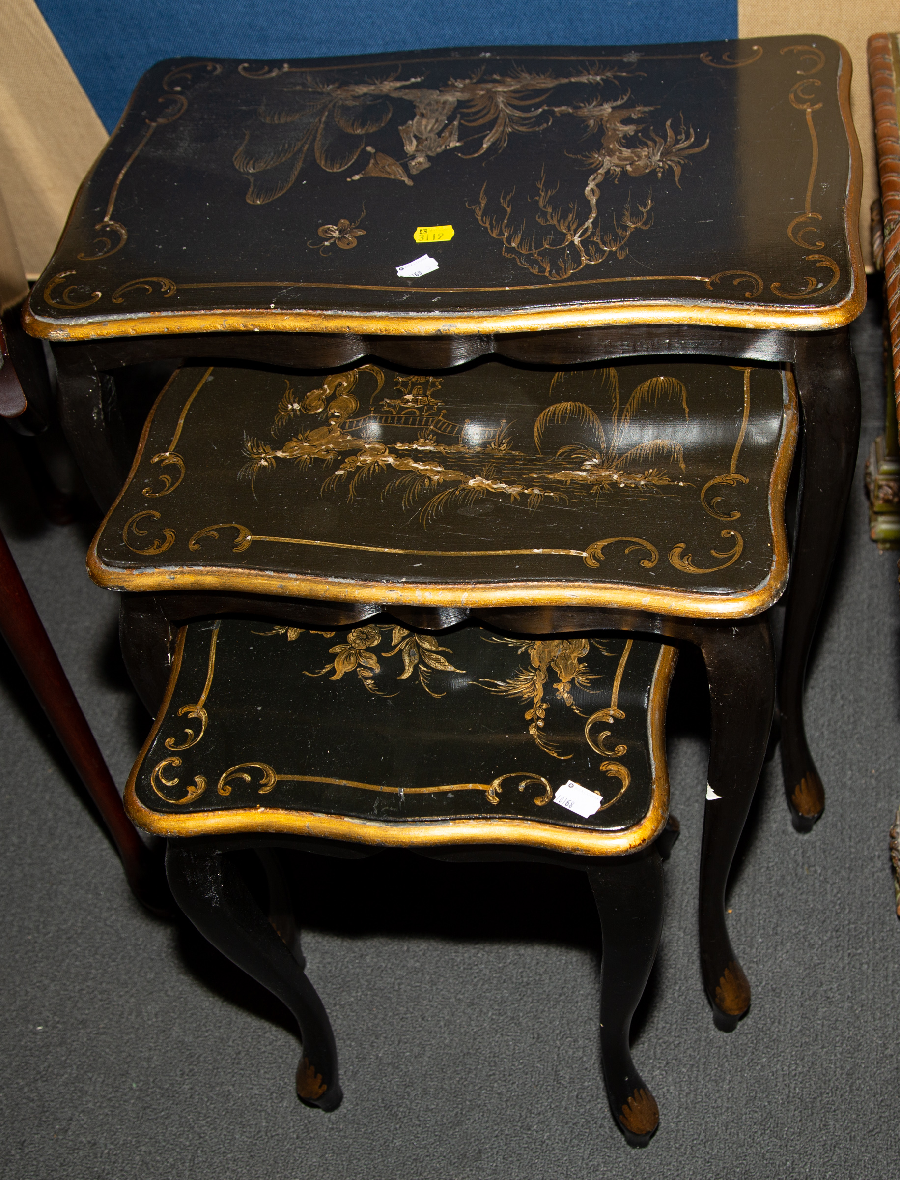 A CHINOISERIE DECORATED NEST OF