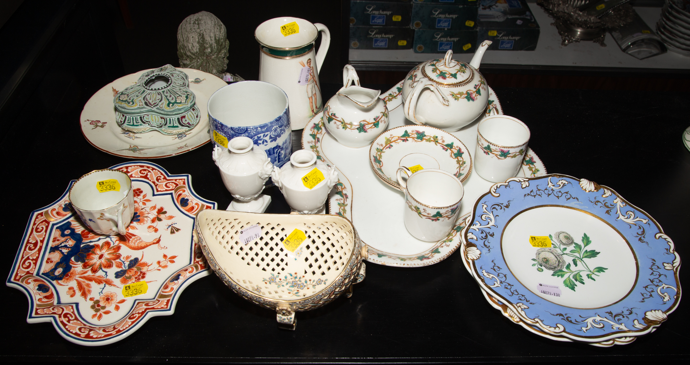 SELECTION OF ANTIQUE & VINTAGE PORCELAIN