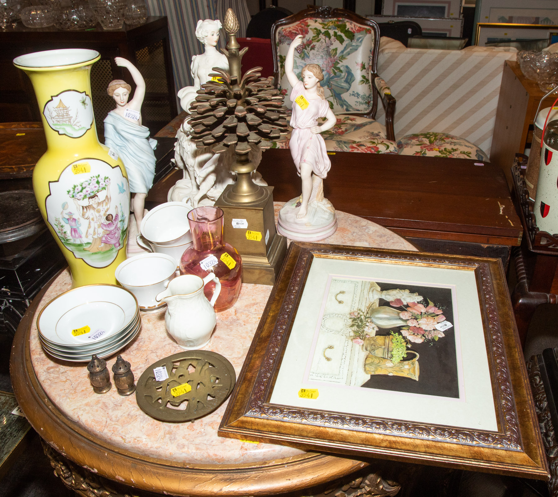 A GROUP OF DECORATIVE ITEMS Includes