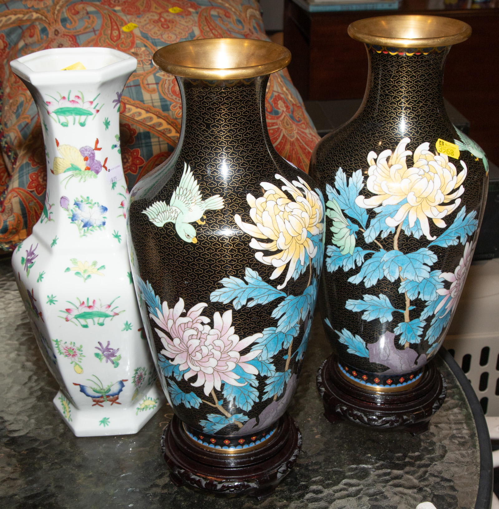 A PAIR OF LARGE CLOISONNE VASES  33569a