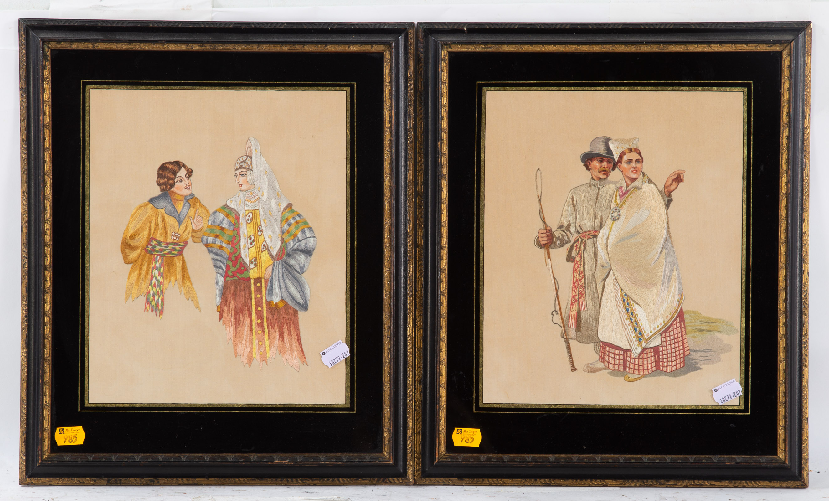 A PAIR OF EMBROIDERED SILK PICTURES 335783