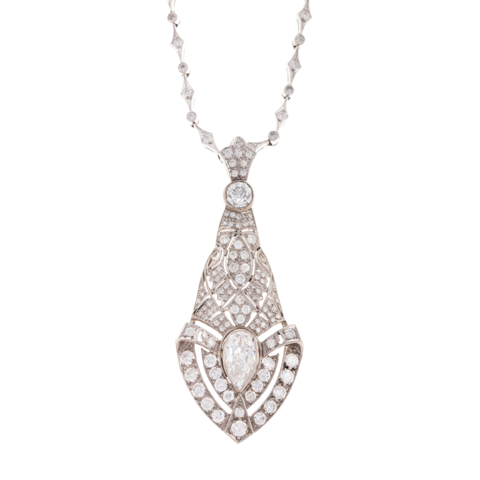 AN IMPORTANT ART DECO DIAMOND NECKLACE 335879