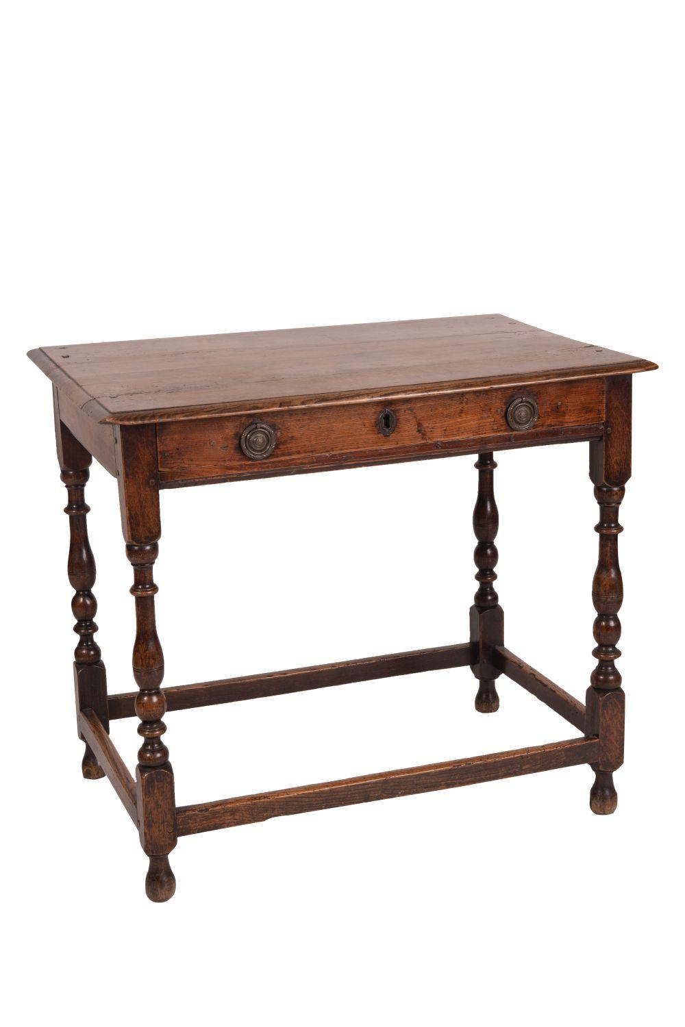COUNTRY ENGLISH CARVED OAK TABLEwith 335a29