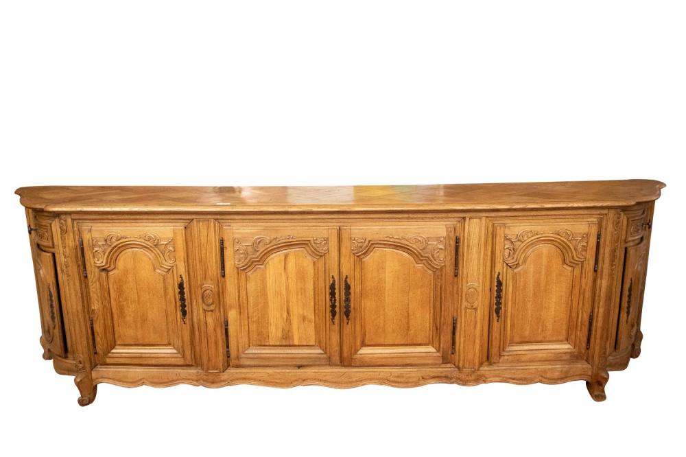 FRENCH CARVED OAK BUFFETin 4 parts 335a5a