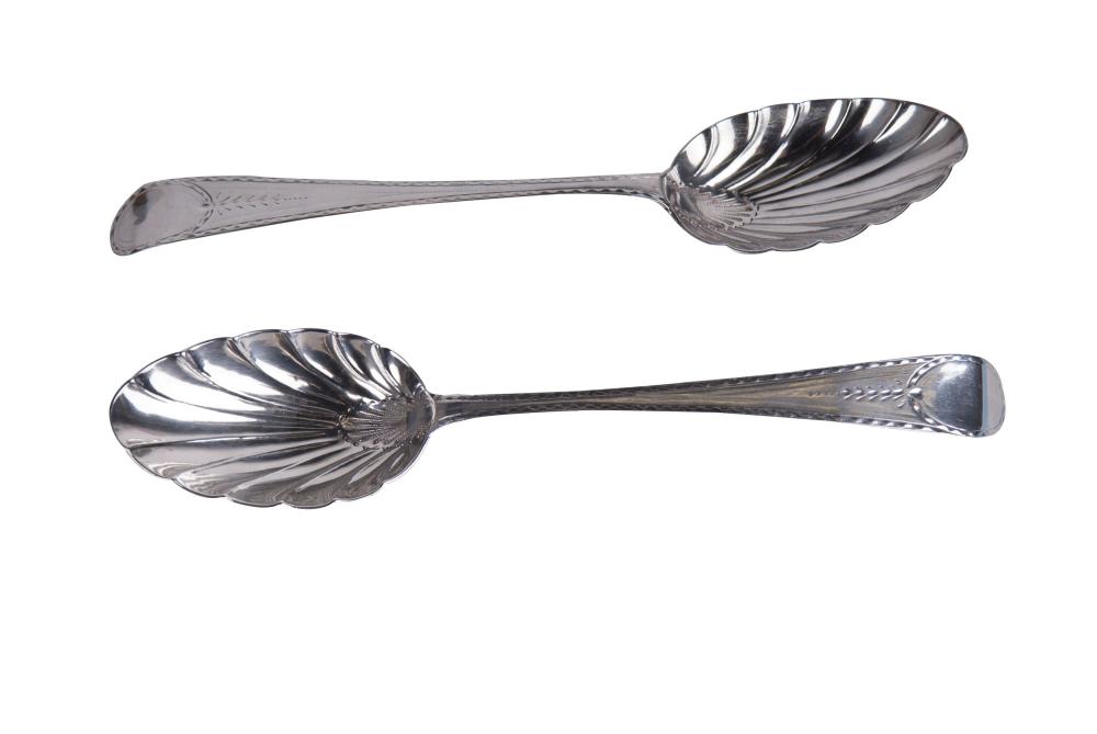 PAIR OF HESTER BATEMAN SILVER PLACE 335c41