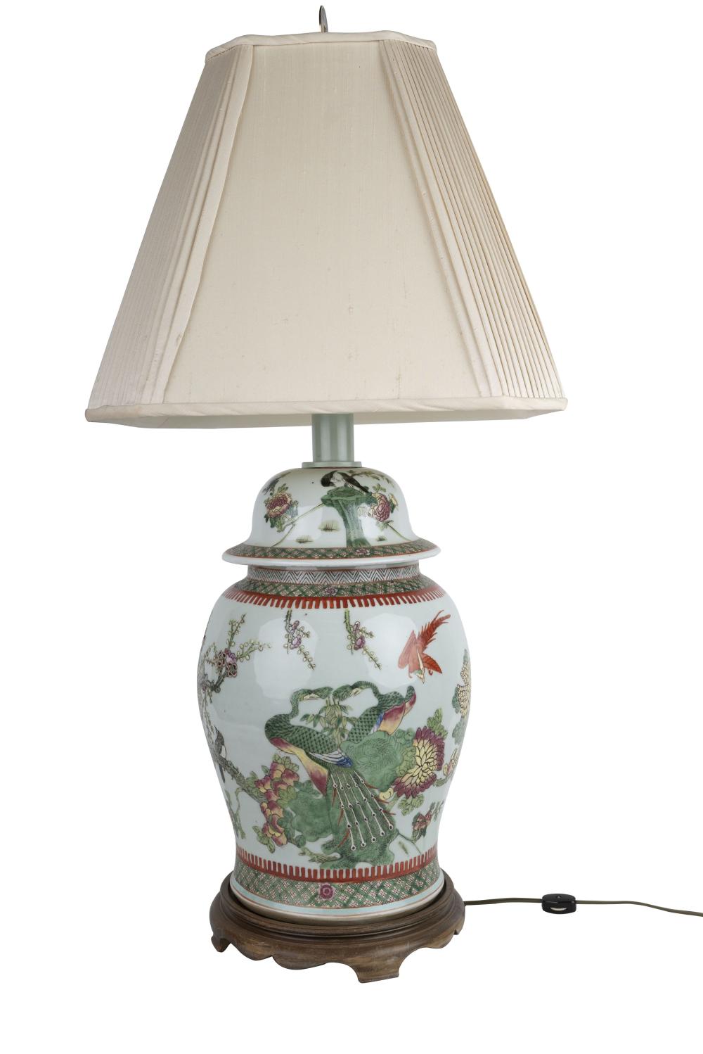 CHINESE FAMILLE VERT STYLE PORCELAIN 335ca9