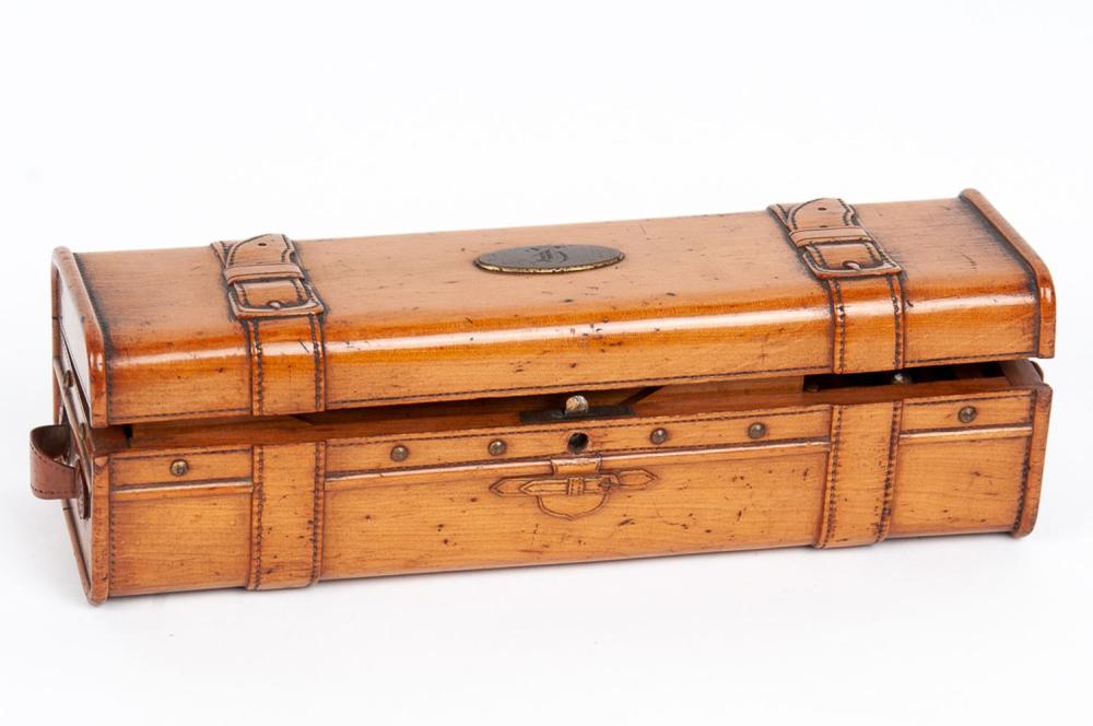 CARVED WOOD TRAVEL BOX10 inches