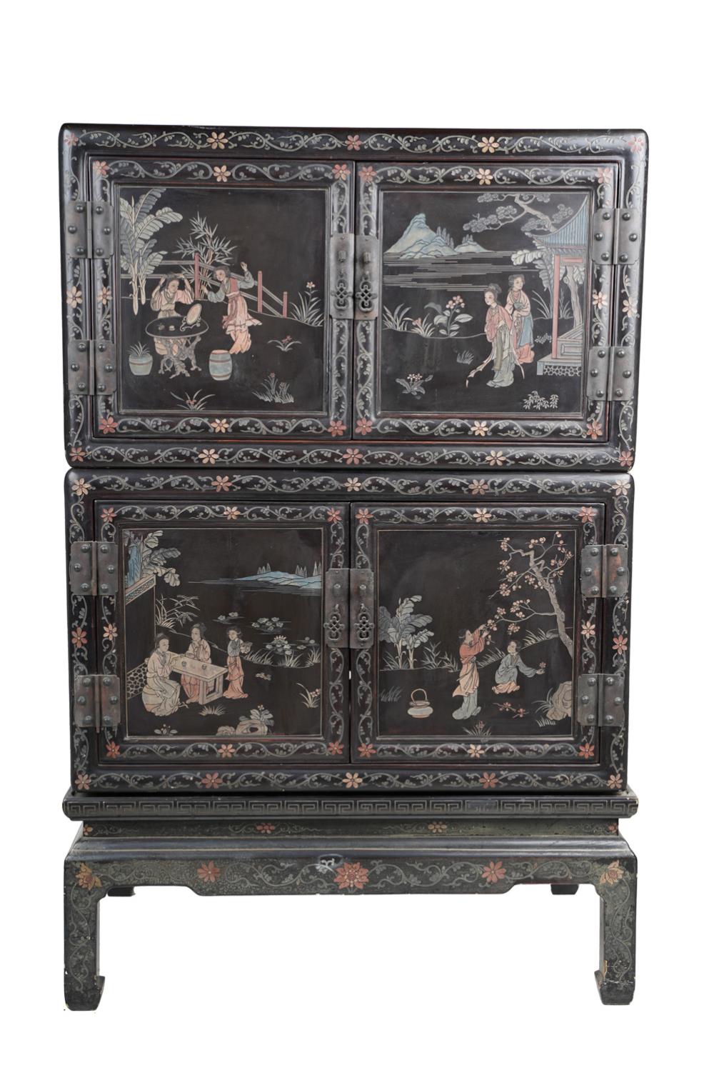 CHINESE LACQUERED CARVED THREE 335dd8