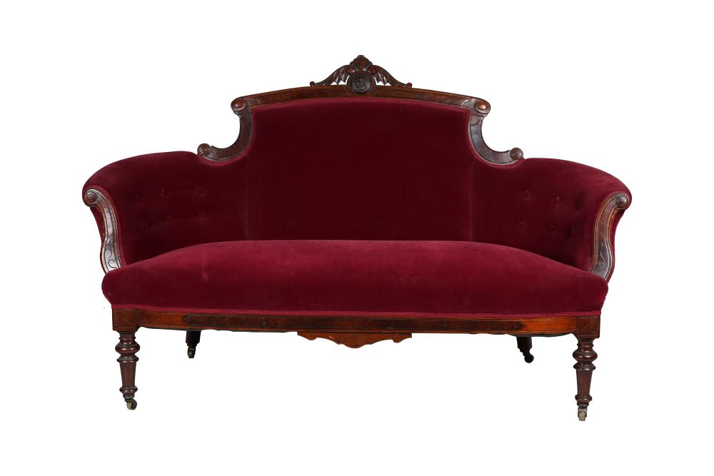 VICTORIAN RED UPHOLSTERED SETTEE62 335e4b