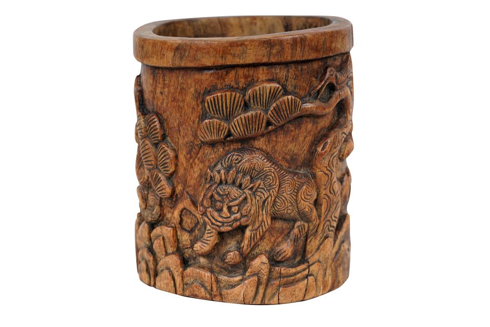 KOREAN CARVED WOOD BRUSH POT4 1/2