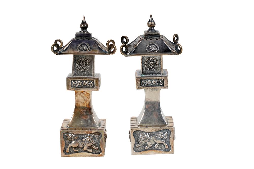 PAIR OF CHINESE EXPORT PAGODA FORM 335f24
