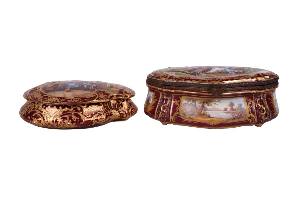 TWO CONTINENTAL PORCELAIN BOXESone 335fb1
