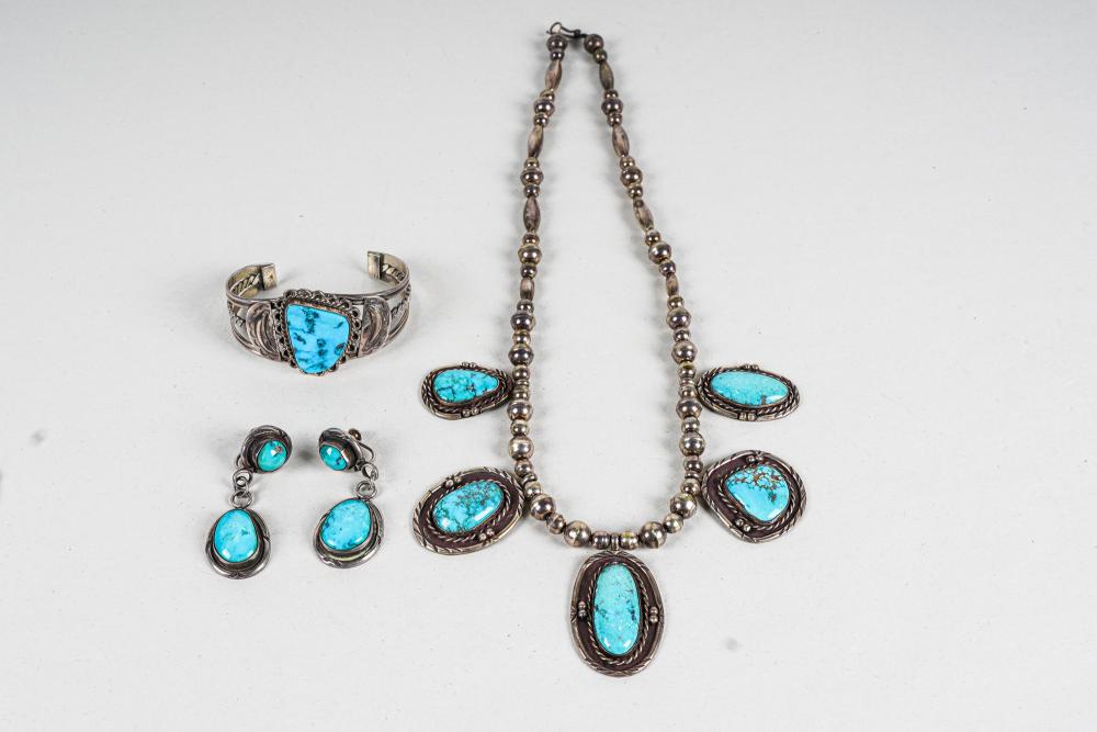 SILVER & TURQUOISE JEWELRY SUITEcomprising