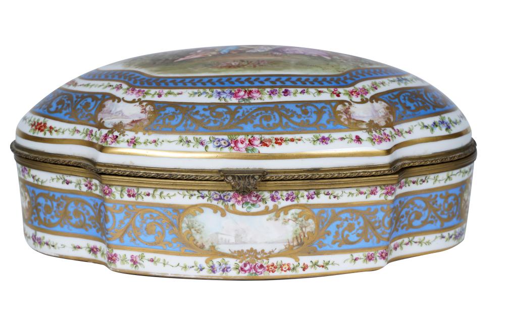 FRENCH PORCELAIN TABLE BOXin the 336112