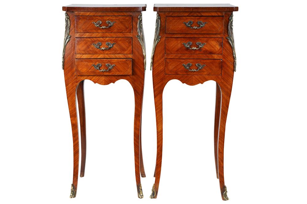 PAIR OF FRENCH STYLE PETIT COMMODESCondition  336122