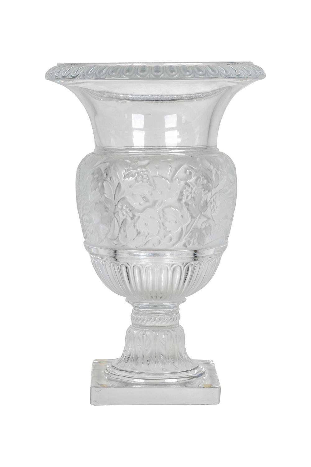 LALIQUE MOLDED GLASS VASEVersailles 33618c