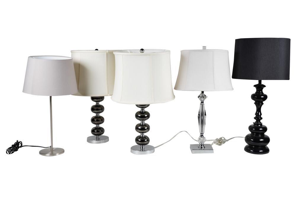 GROUP OF FIVE ASSORTED TABLE LAMPSthe