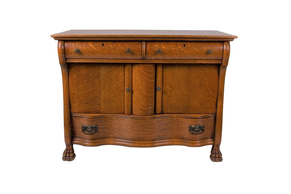 AMERICAN COLONIAL OAK SIDEBOARDCondition  336220