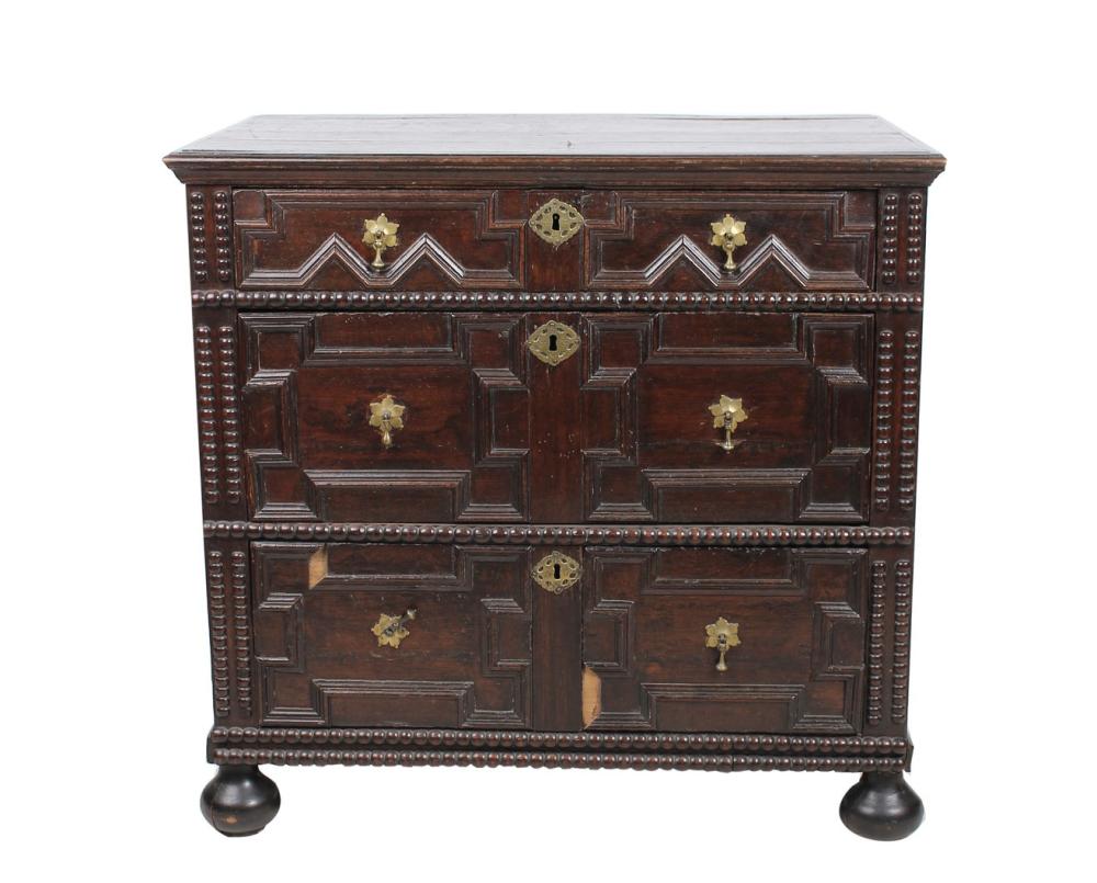 JACOBEAN STYLE WALNUT CHEST OF 33621c