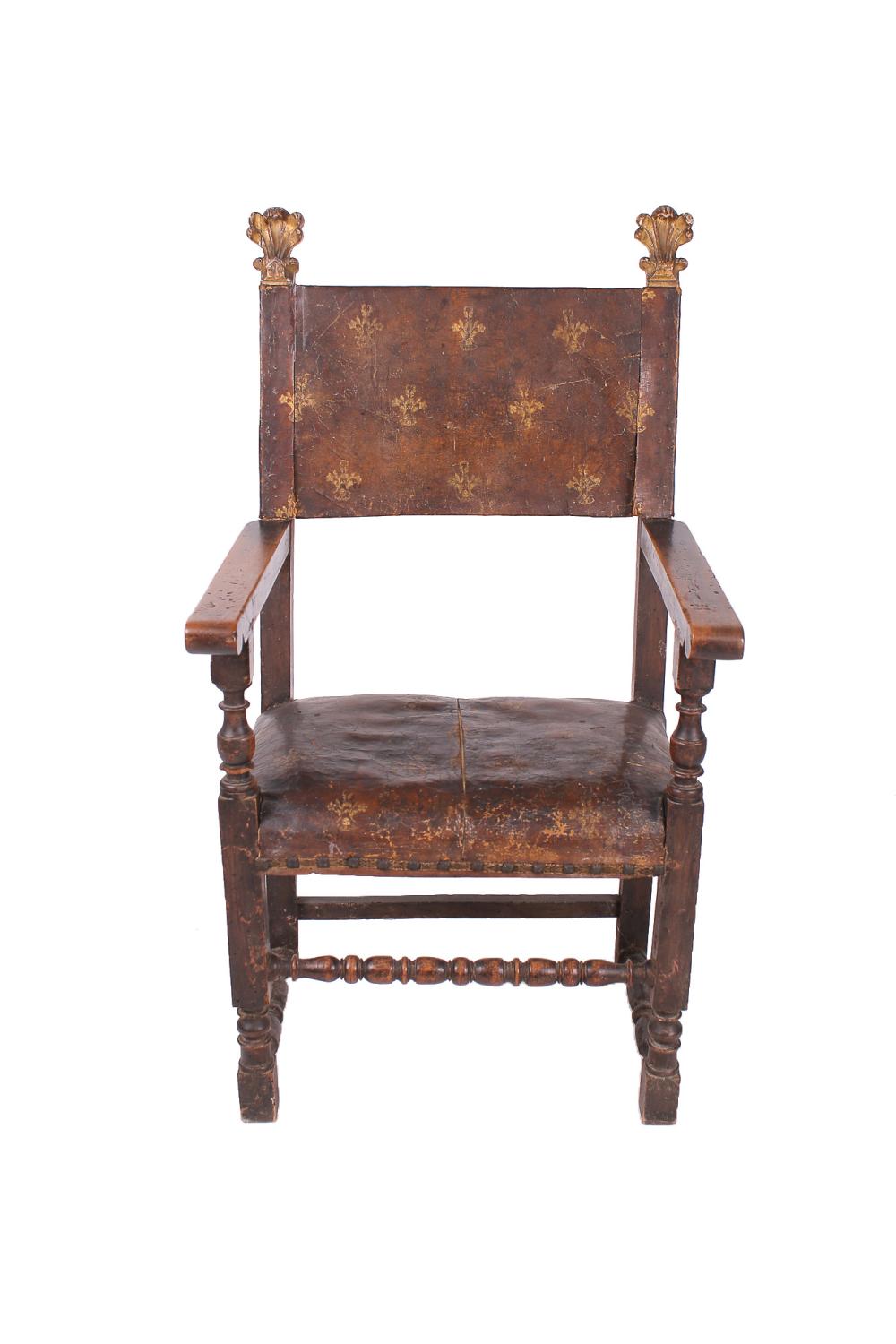 ITALIAN CARVED WALNUT HALL CHAIRthe