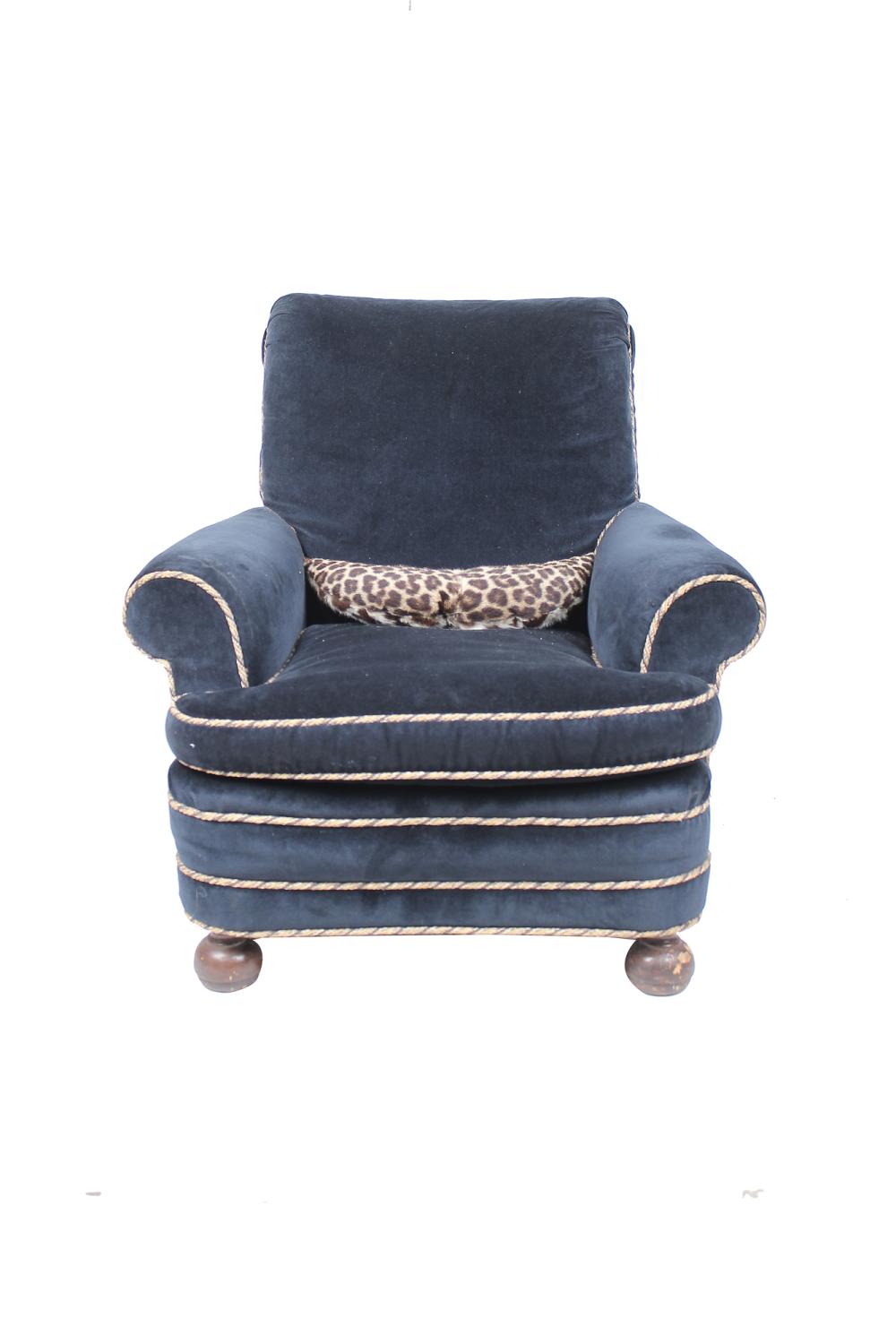 BLUE UPHOLSTERED CLUB CHAIRCondition: