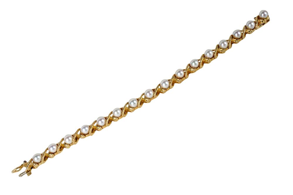 14 KARAT YELLOW GOLD PEARL BRACELETcontaining 336751