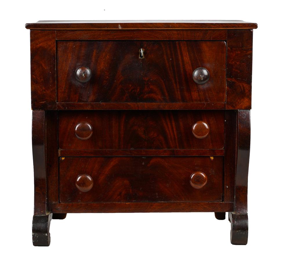 DIMUNITIVE COLONIAL MAHOGANY CHESTwith