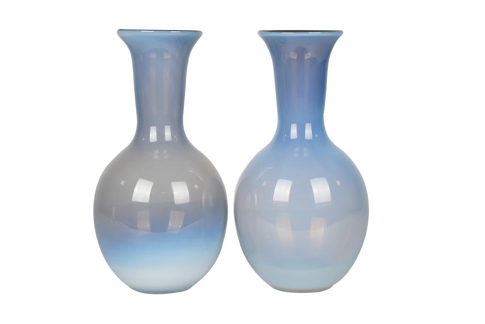PAIR OF DECORATIVE GLASS VASESwith 3367dd