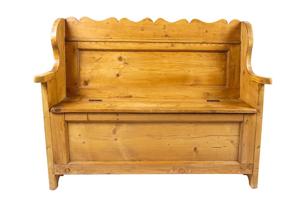 PINE SETTLE BENCHthe hinged seat