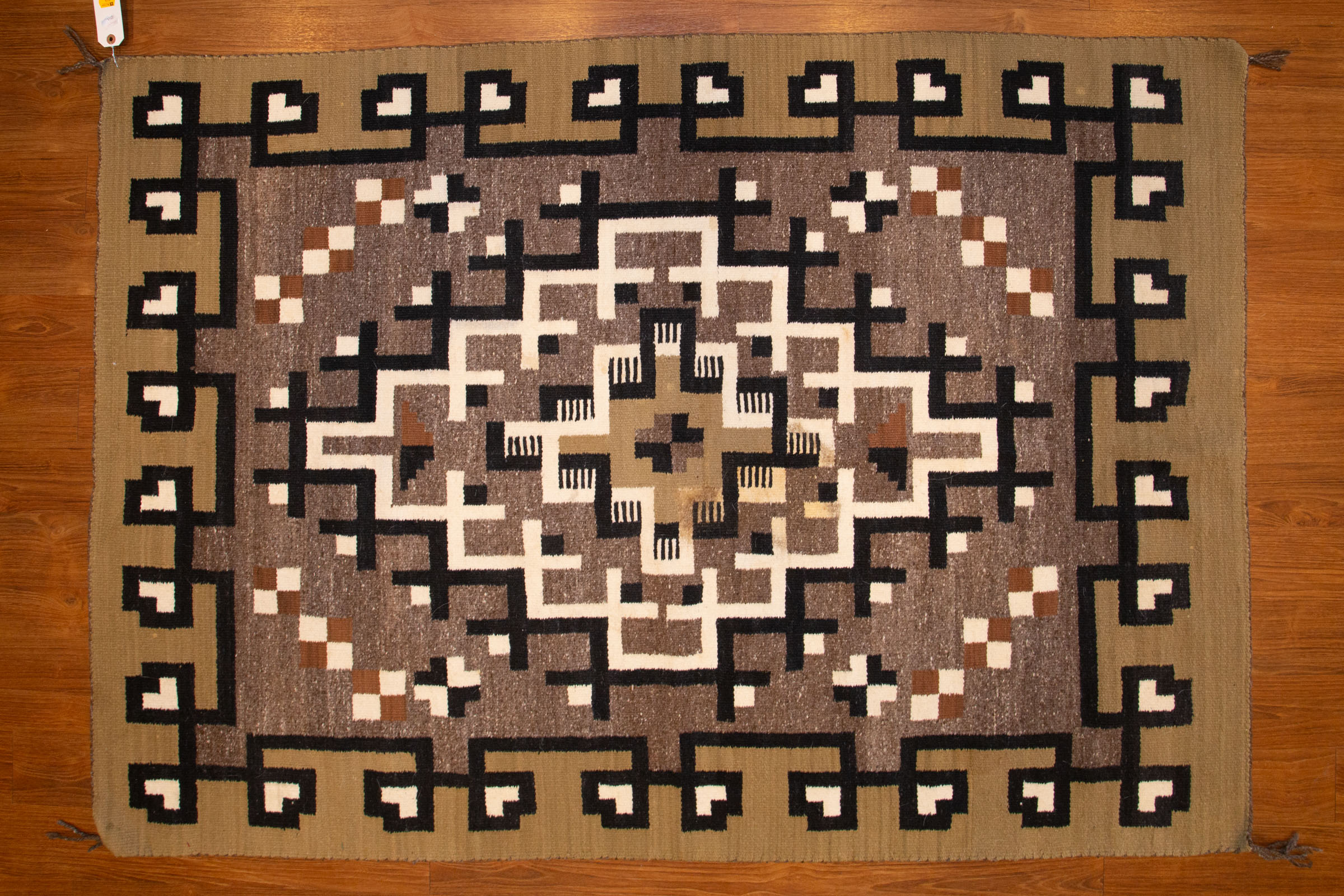 NAVAJO TWO GREY HILLS RUG 2nd quarter  336a9e