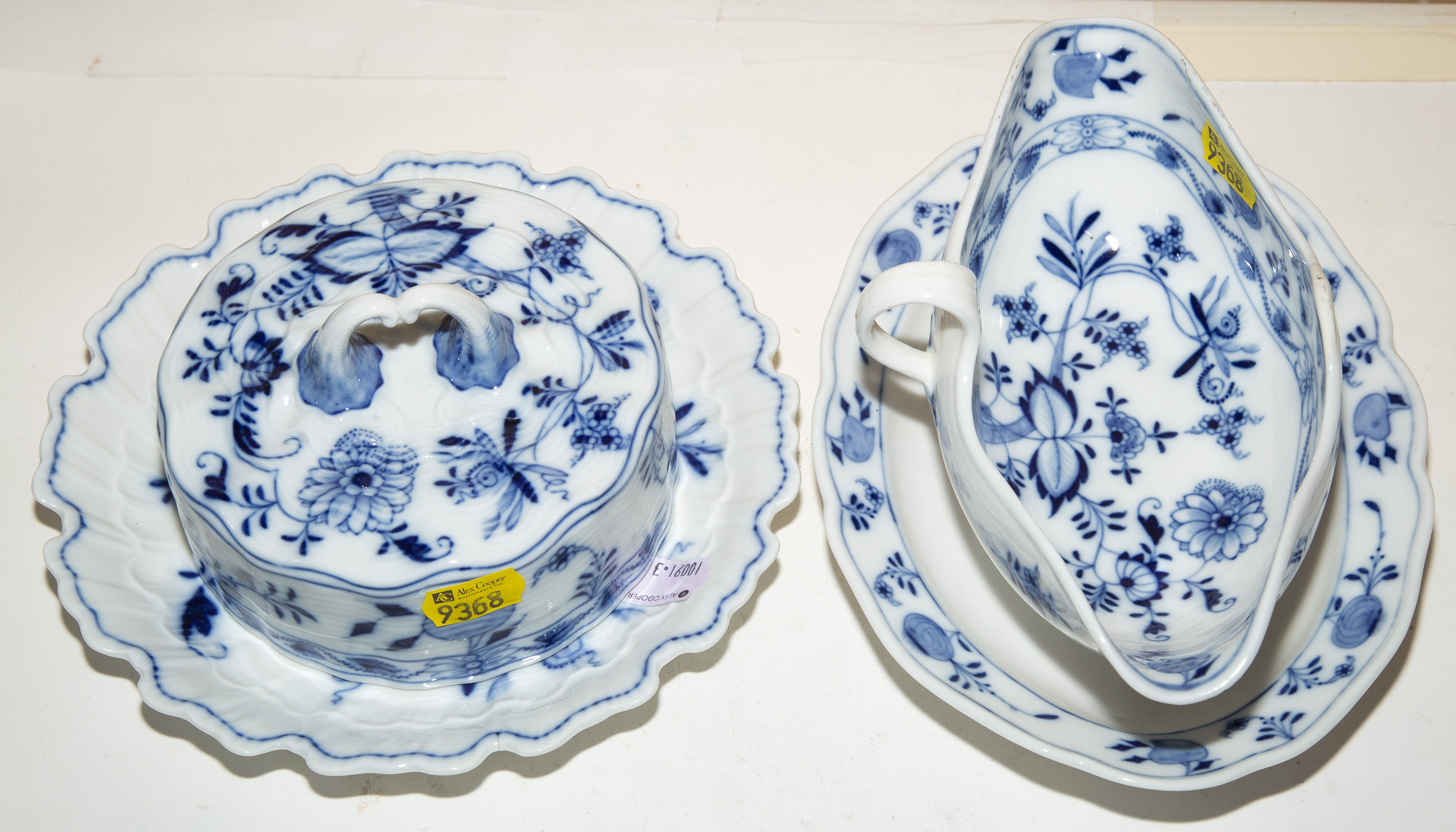 TWO GERMAN BLUE ONION SERVING PIECES