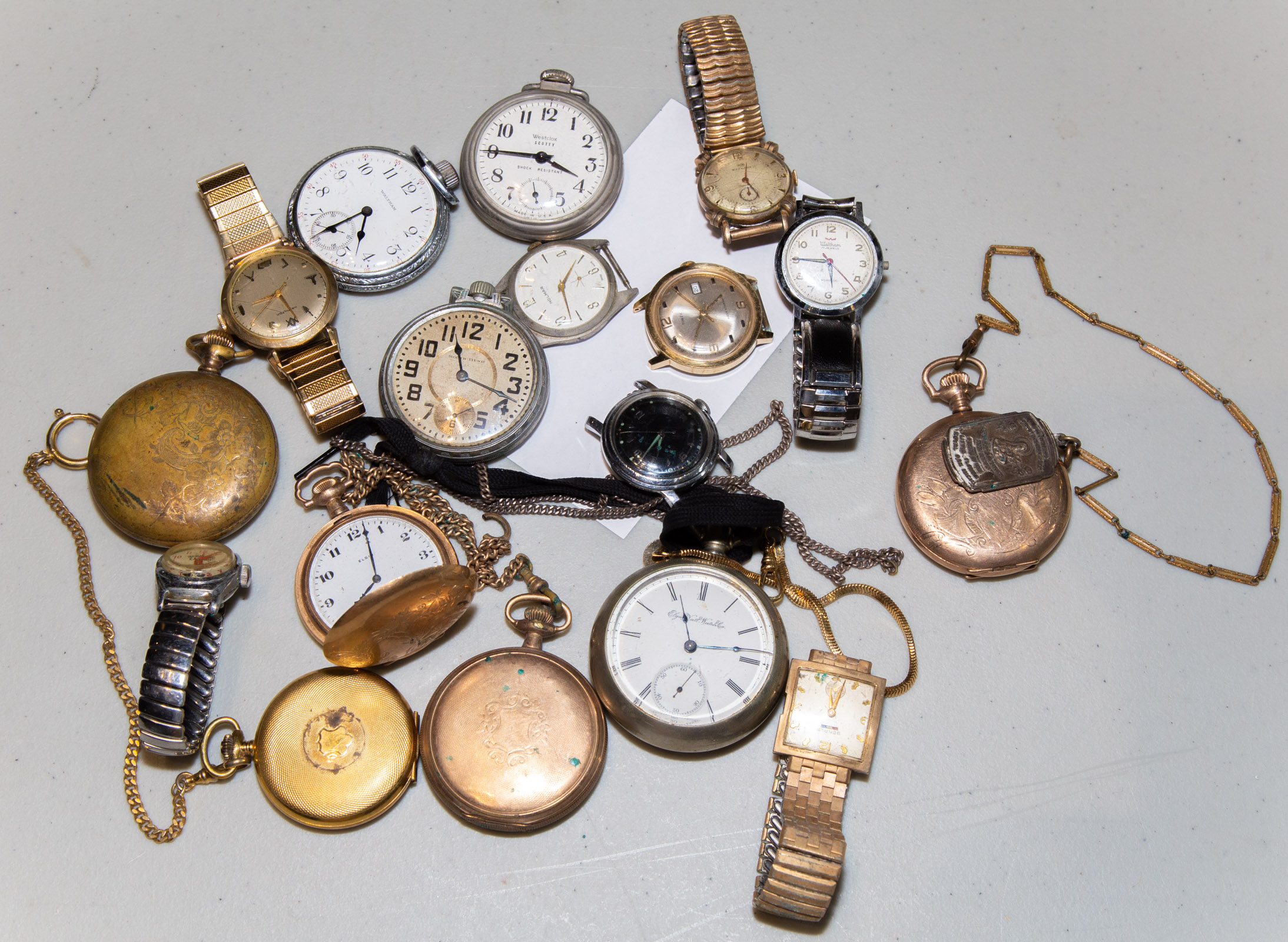 LARGE COLLECTION OF POCKET WATCHES