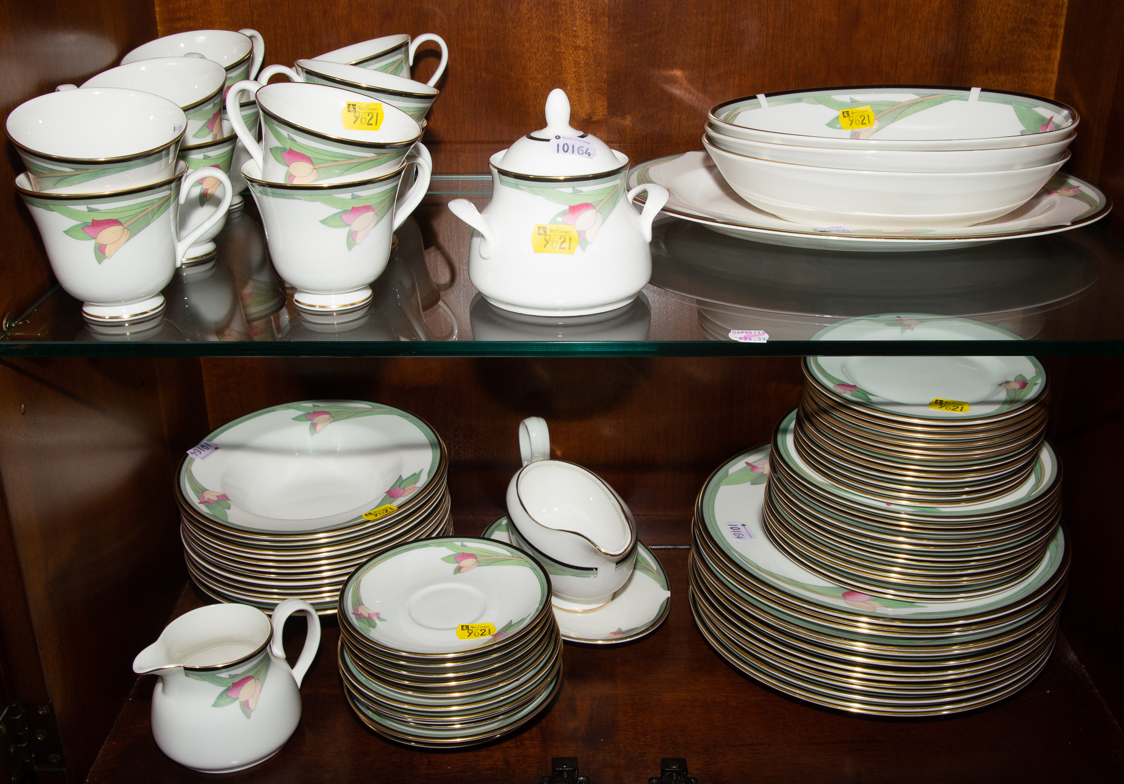 ROYAL DOULTON AWAKENING DINNER SERVICE