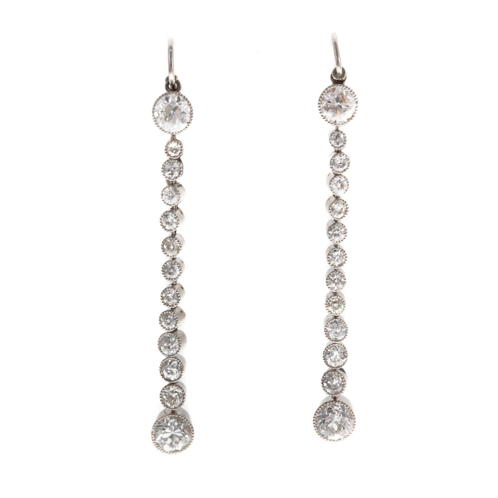 A PAIR OF ANTIQUE DIAMOND DANGLE 334816