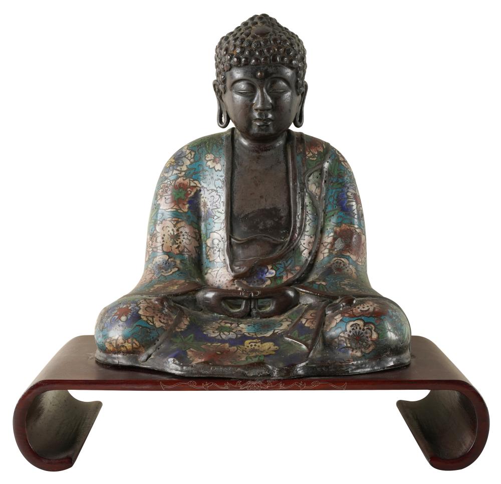 CLOISONNE BUDDHA FIGUREwith a lacquered 33490f