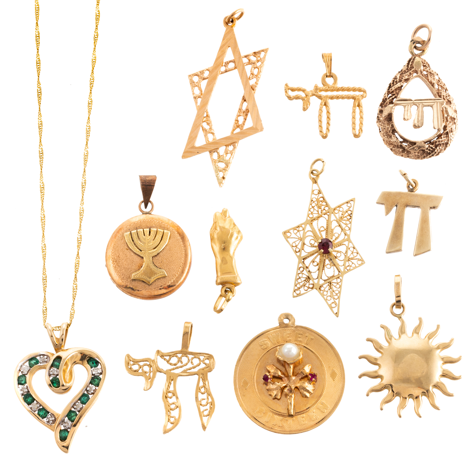 A COLLECTION OF ECLECTIC PENDANTS 33492c