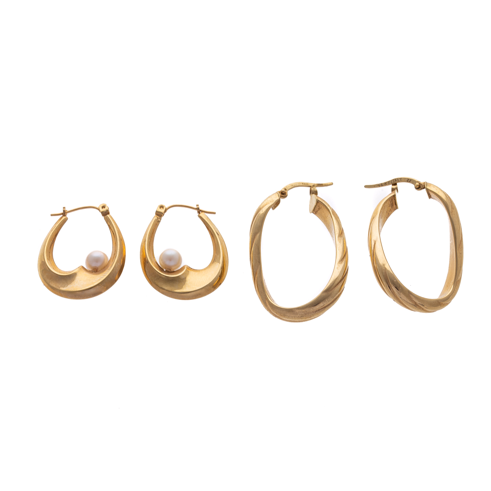 TWO PAIRS OF 14K YELLOW GOLD HOOP 33495a