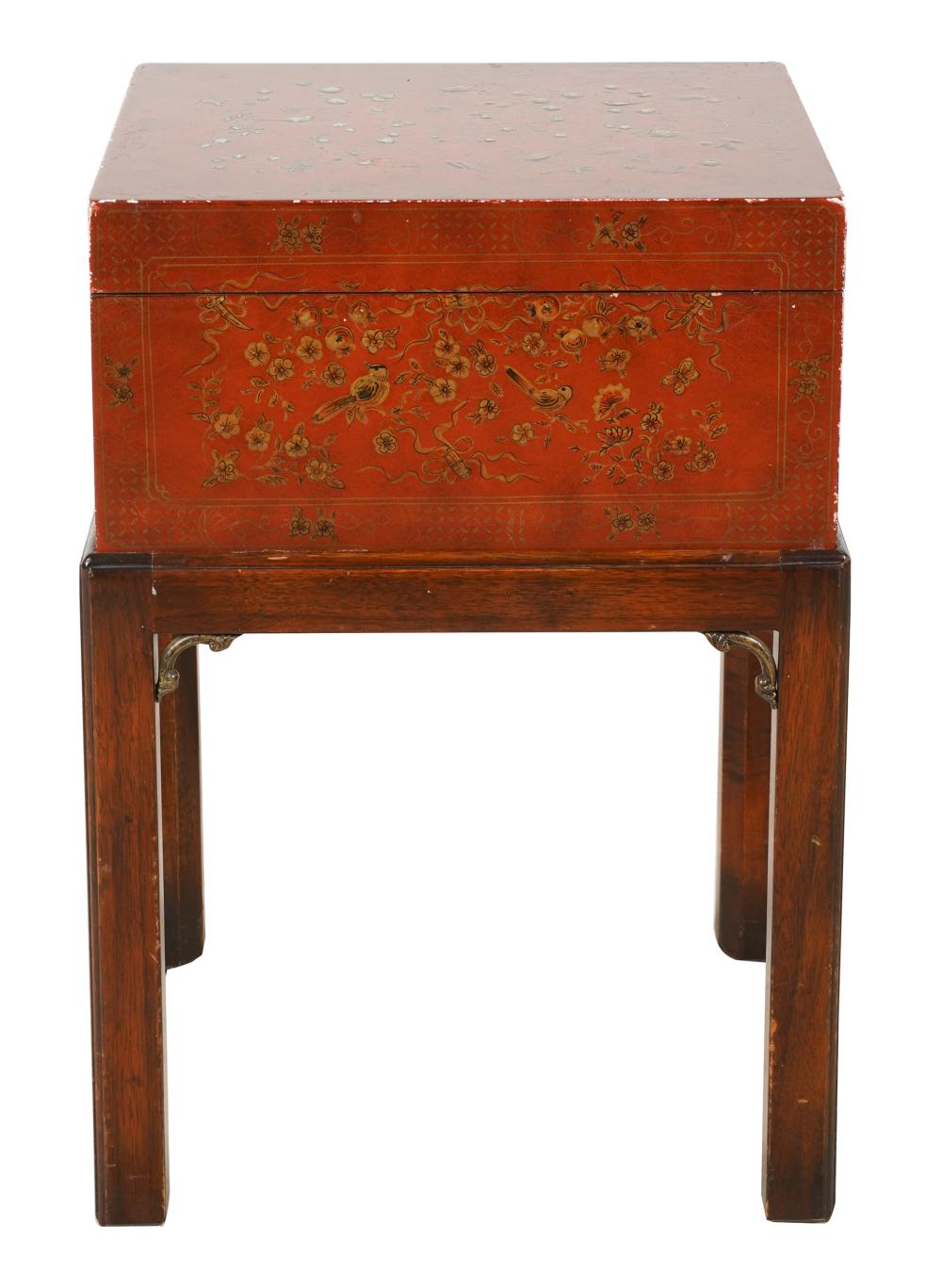 CHINESE-STYLE LACQUERED MAHOGANY