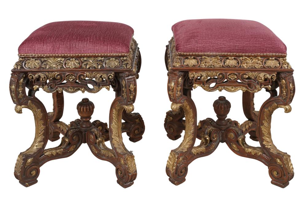 PAIR OF BAROQUE STYLE CARVED  334b9a