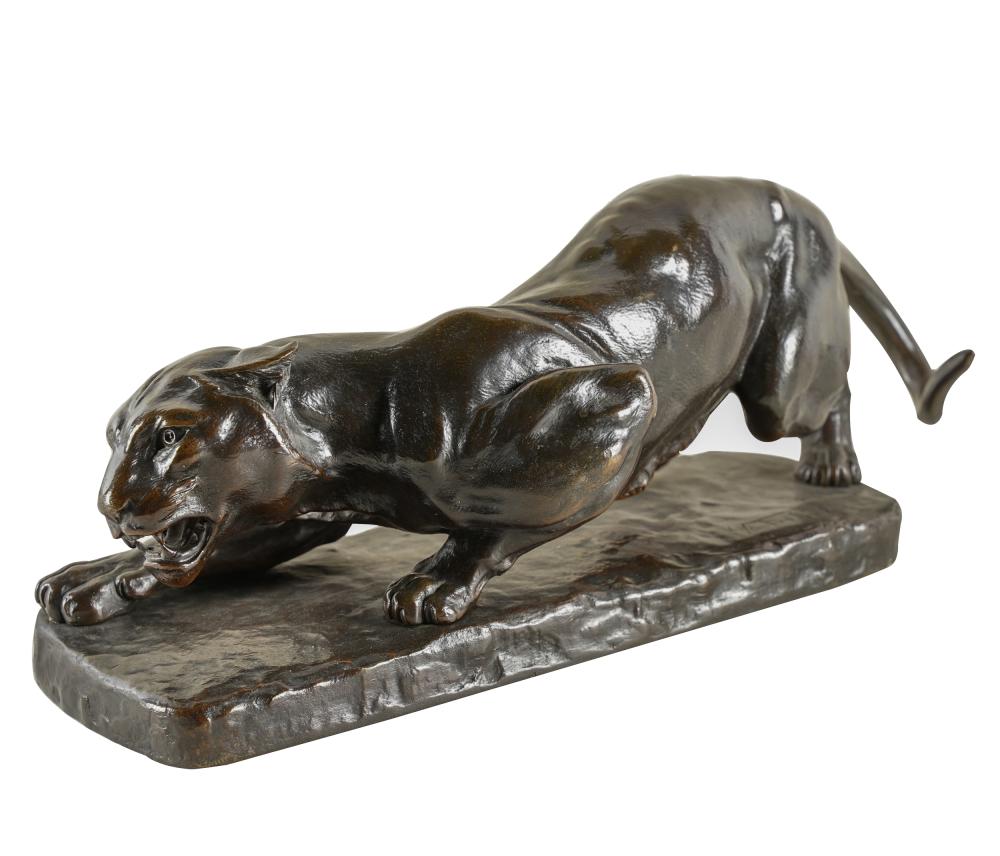 BRONZE FIGURE OF A STALKING LIONESSbronze 334bfe