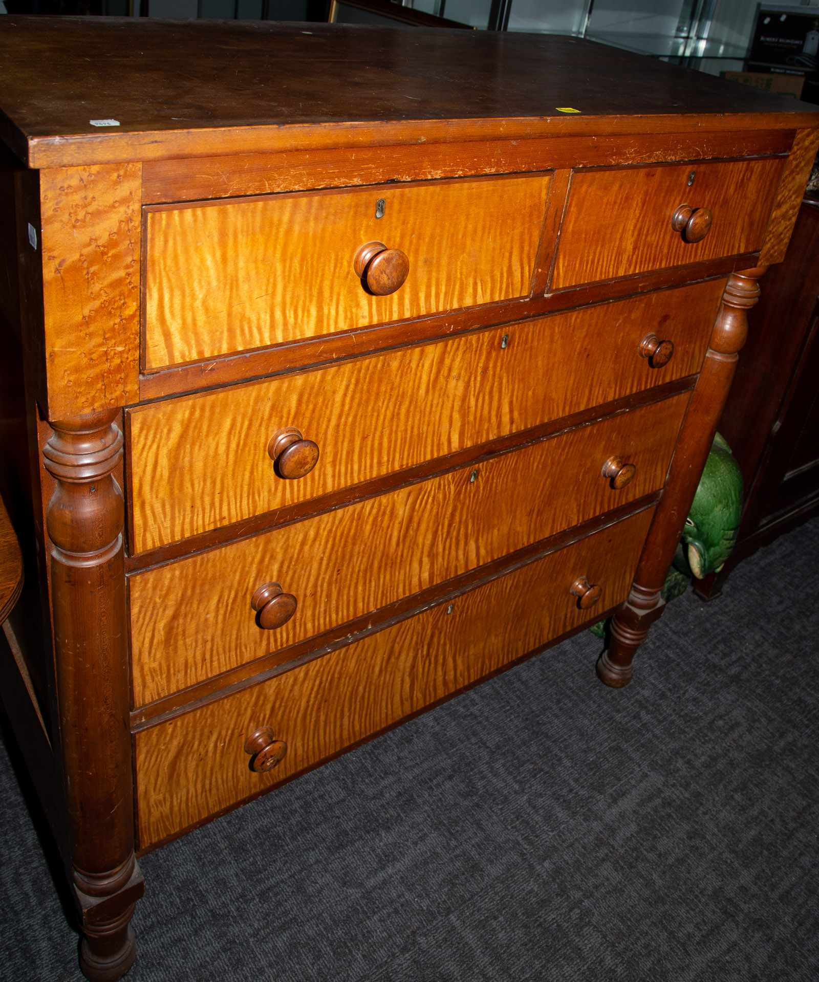 AMERICAN VERNACULAR CHEST OF DRAWERS 334c65