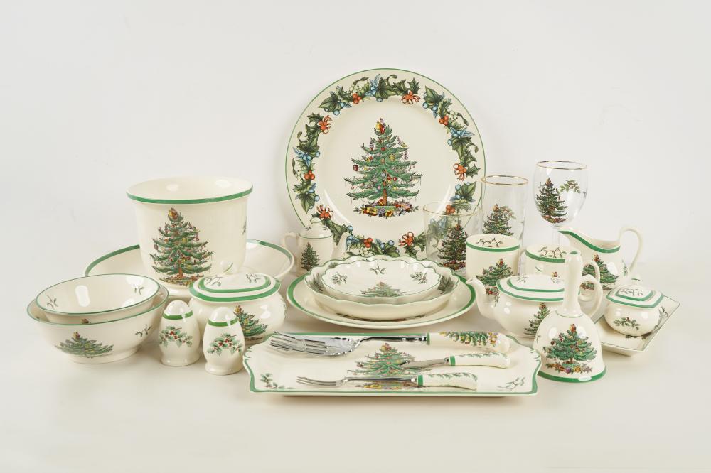 SPODE CHRISTMAS TREE DINNER SERVICEprinted 334d6d